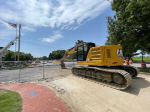 Photo of an excavator on Riverside Drive by Jodi Keen